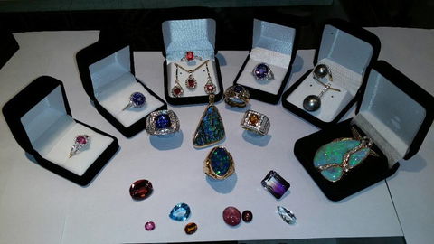 Whitsunday Opals & Didgeridoos - Suburb Australia 3