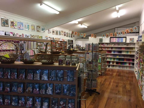 Alice In Paperland - Suburb Australia 0