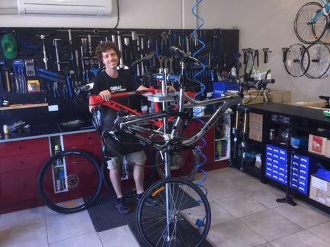Smith St Velo - Suburb Australia 4