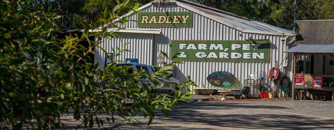 Radley’s Pet & Aquarium - Suburb Australia 0