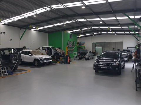 A & J Auto Body Repairs - Suburb Australia 3
