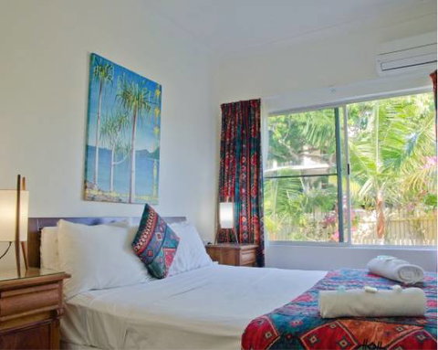 Villa Marine Cairns Beach Self Contained Holiday Apartments - Suburb Australia 1