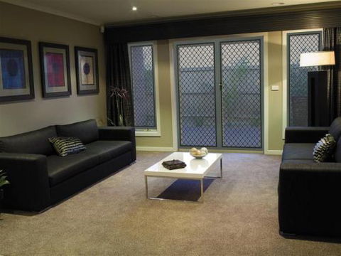 B & N Glass & Aluminium Pty Ltd - Suburb Australia 3
