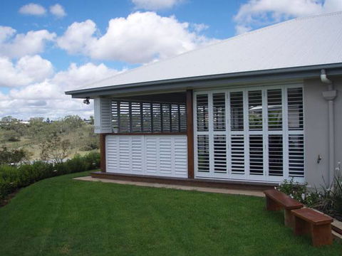 Capricorn Screens Awnings & Blinds - Suburb Australia 4