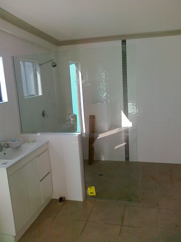 Yeppoon Glass–Aluminium - Suburb Australia 3