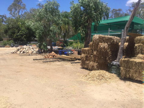 Gum Tree Gardens - Suburb Australia 1