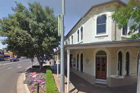 Milestone Hotel - Suburb Australia 0