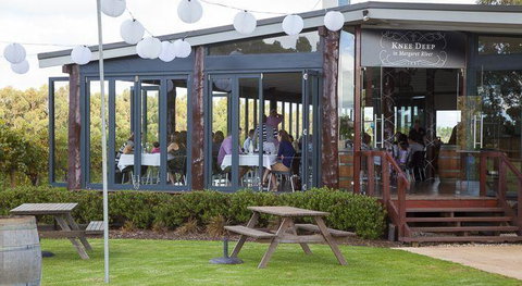 Knee Deep In Margaret River Restaurant - Suburb Australia 11