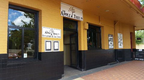 The Apple Tree Inn - Suburb Australia 0