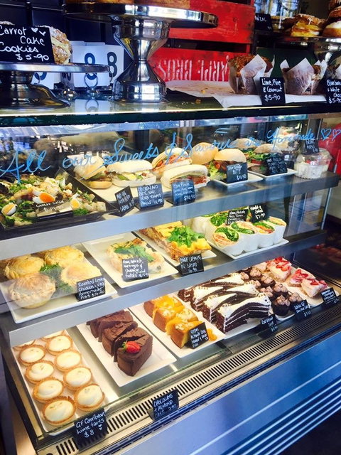 Cenzo's Cafe & Pizzeria - Suburb Australia 1