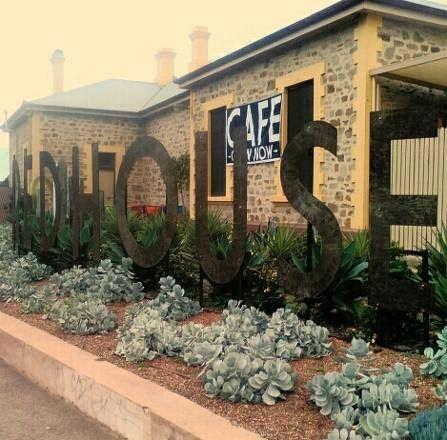 Red House - Suburb Australia 4