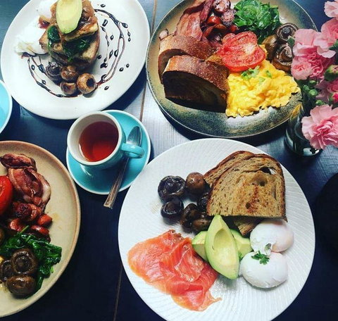 Blackbird & Co - Suburb Australia 7