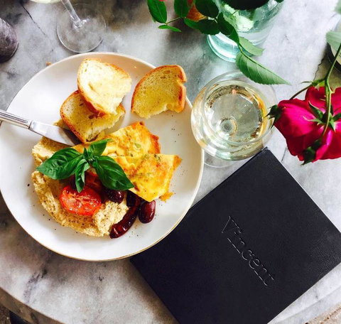 Vincent Diner - Suburb Australia 8