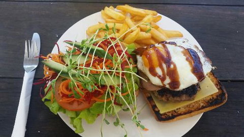 Illawong Hotel - Suburb Australia 0