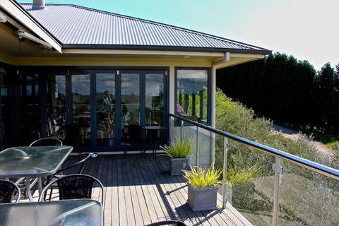 McVitty Grove Cafe & Restaurant - Suburb Australia 0