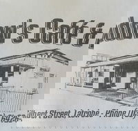 Shadow's Cafe  Bar - Suburb Australia