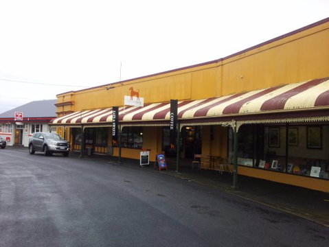 The Brown Dog - Suburb Australia 0