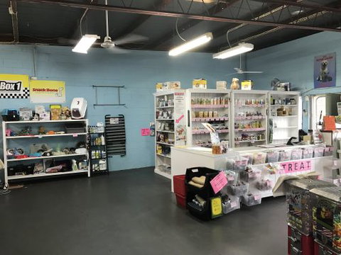 Bazza’s Pet Shack - Suburb Australia 3
