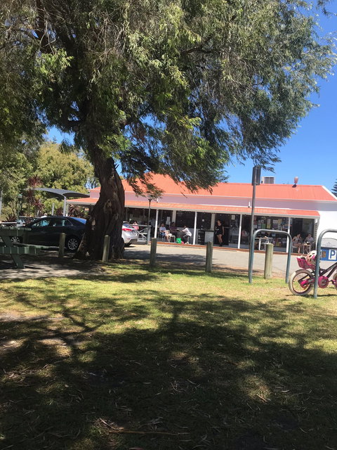 Emu Point Cafe - Suburb Australia 4