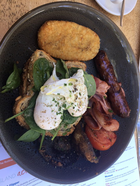 Frankie's On Rotto - Suburb Australia 4