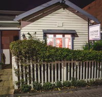 Lavender Cottage - Suburb Australia