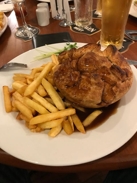 The Earl Of Spencer - Bar & Restaurant - Suburb Australia 3
