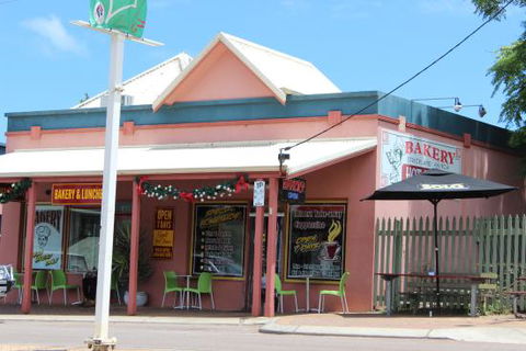 Strickland French Hot Bread - Suburb Australia 0
