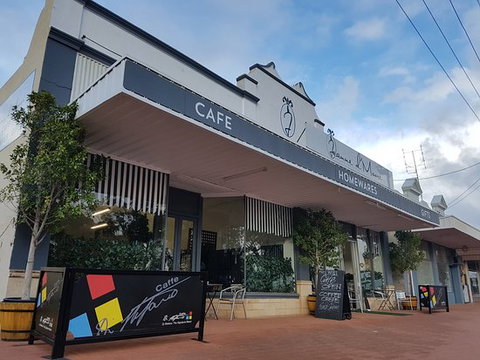 Jeanne D'Moore - Suburb Australia 0