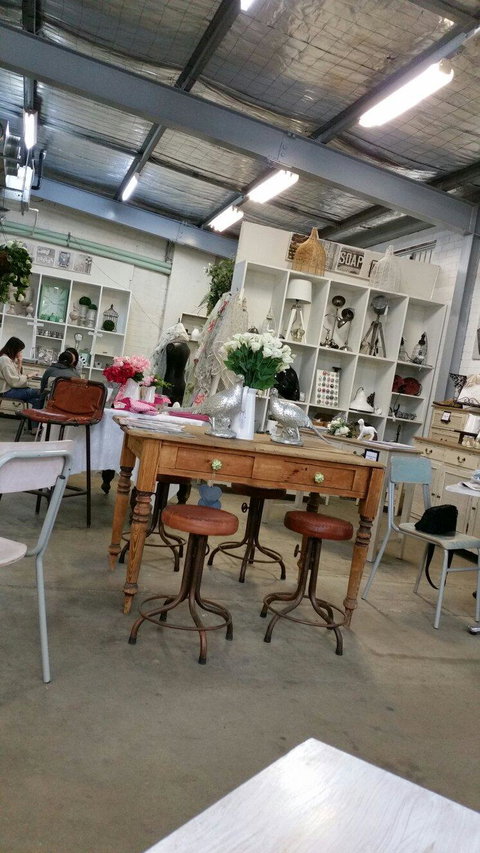 Jeanne D'Moore - Suburb Australia 5