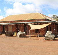 Ora Banda Historical Inn - Suburb Australia