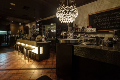 Parisi's Restaurant - Suburb Australia 6