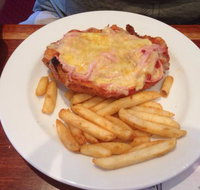 Checkside Tavern - Suburb Australia