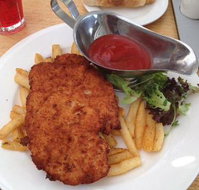 Lakefront Bistro - Suburb Australia
