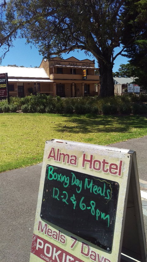 Alma Hotel - Suburb Australia 7