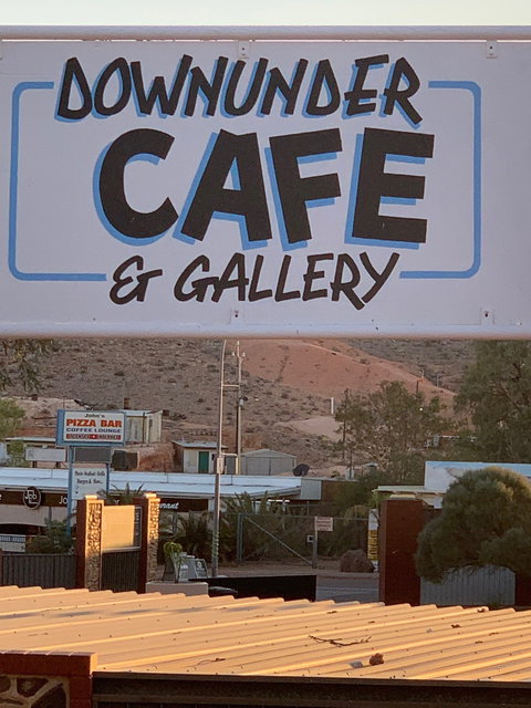 Downunder Gallery And Cafe - Suburb Australia 4