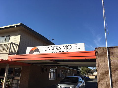 Flinders Motel On Main - Suburb Australia 0