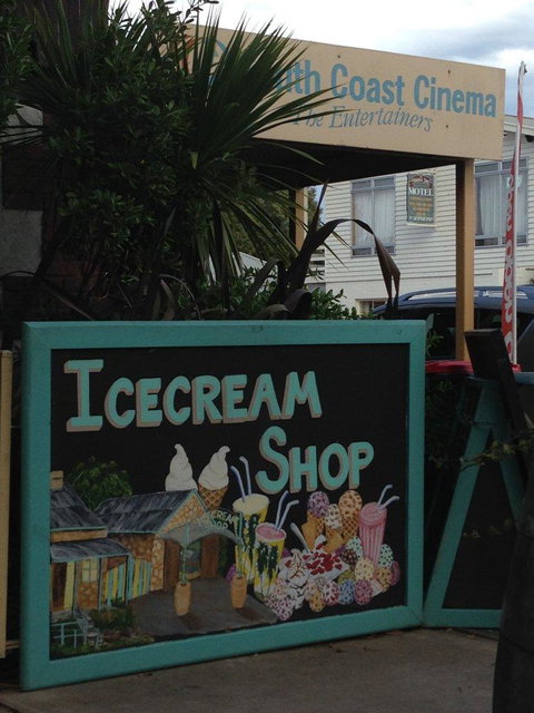 Robe Ice-Cream & Lolly Shop - Suburb Australia 1