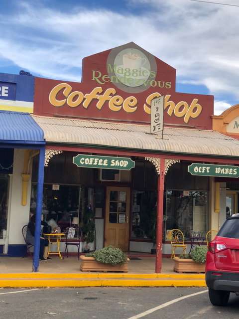 Maggie's Rendezvous - Suburb Australia 3