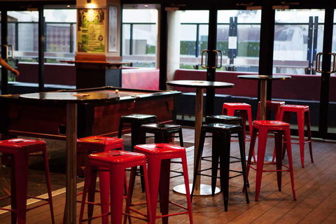 Surfers Beer Garden - Suburb Australia 0