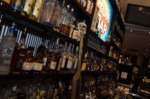 Rum Bar - Suburb Australia 0