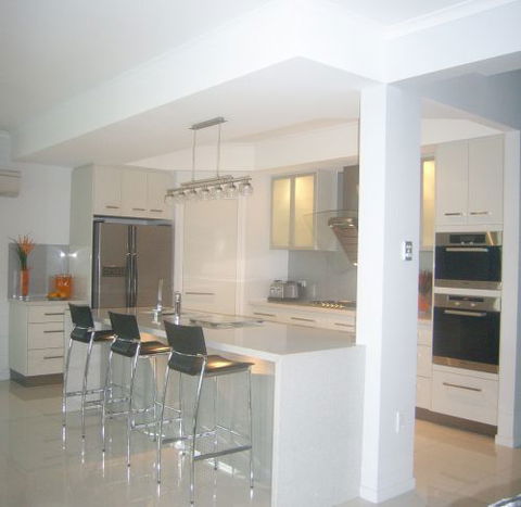 Australian Prestige Cabinet Company - Suburb Australia 4