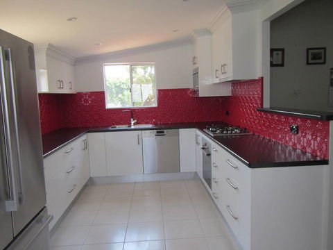 Isakit - Suburb Australia 1