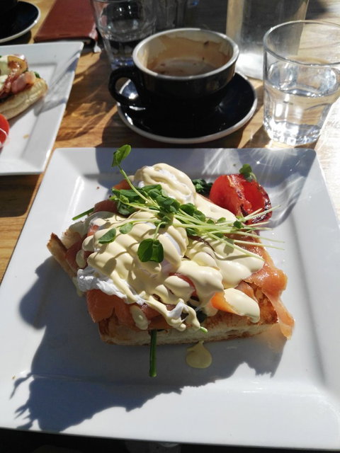 Cafe Gold Coast - Suburb Australia 5