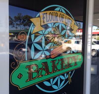Hollywood Bakery and Cafe - Suburb Australia
