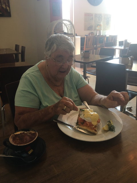 Denham St Cafe - Suburb Australia 3