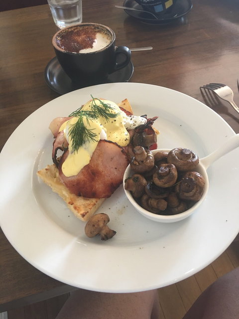 Denham St Cafe - Suburb Australia 4