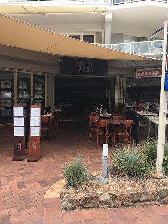 Little Humid Restaurant - Suburb Australia 0