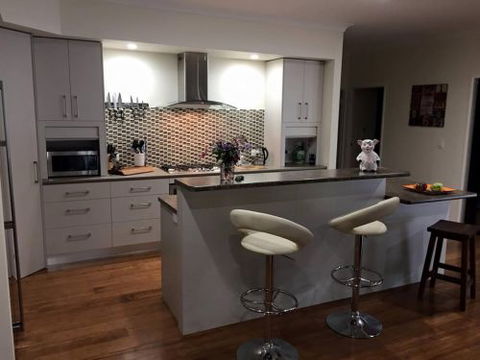 Tropical Woodcrafts - Suburb Australia 2