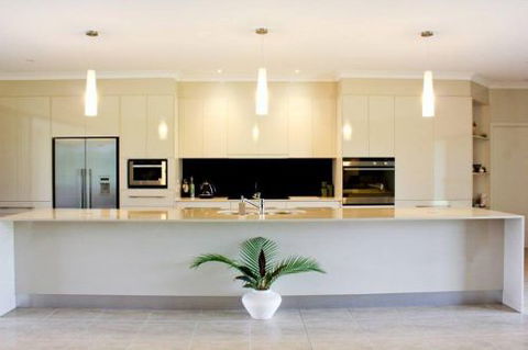 Tropical Woodcrafts - Suburb Australia 3