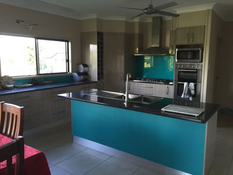 Tropical Woodcrafts - Suburb Australia 4